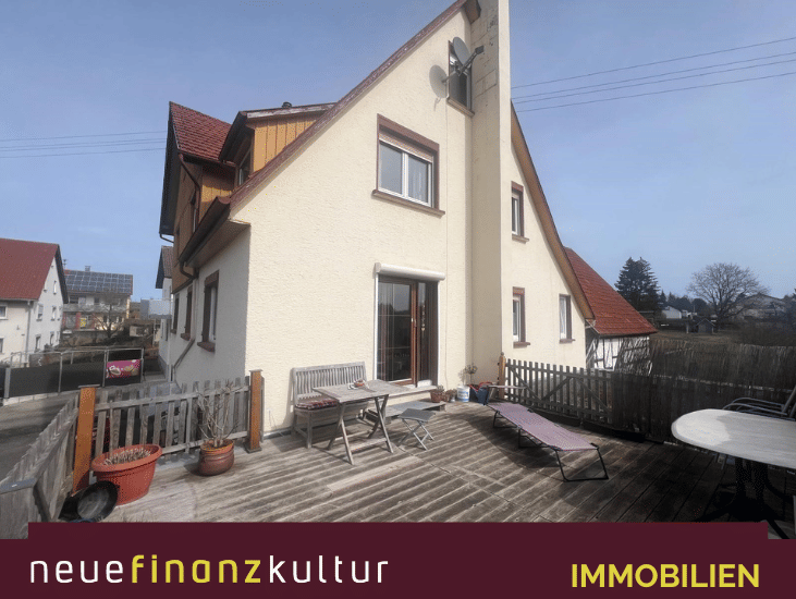 Wohnhaus mit Potenzial – Raum für Familie, Handwerk & Kapitalanlage – Bad Urach – Bild 1 von 9