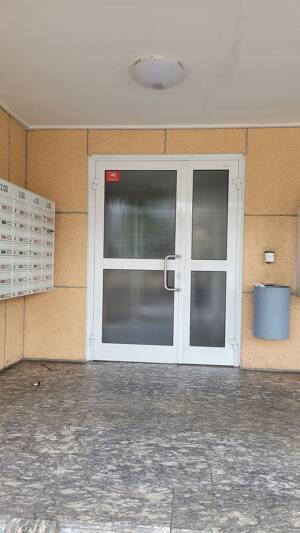Vollsanierte, neu möblierte 3-Zi-Whg mit Aufzug u. Balkon? rollstuhlgerecht