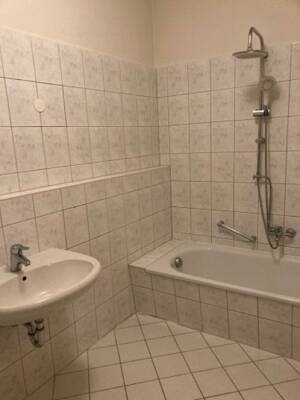 Helle, frisch sanierte 2-Raumwohnung mit XXL-Balkon - bald einziehen – 99326 Stadtilm – Vorschaubild 4