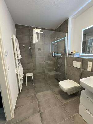 2-Zimmer-Wohnung mit Balkon, Einbauküche und TG-Stellplatz – 76337 Waldbronn – Vorschaubild 3