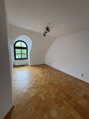 geräumige 3-Zimmer Dachgeschosswohnung in Rheinnähe – 53117 Bonn – Vorschaubild 2