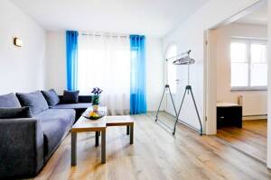 modernes gepflegtes 2-Zimmer-Apartment in Stuttgart-Hofen mit Balkon und Stellplatz - WOHNEN AUF ZEIT – 70378 Stuttgart – Vorschaubild 4