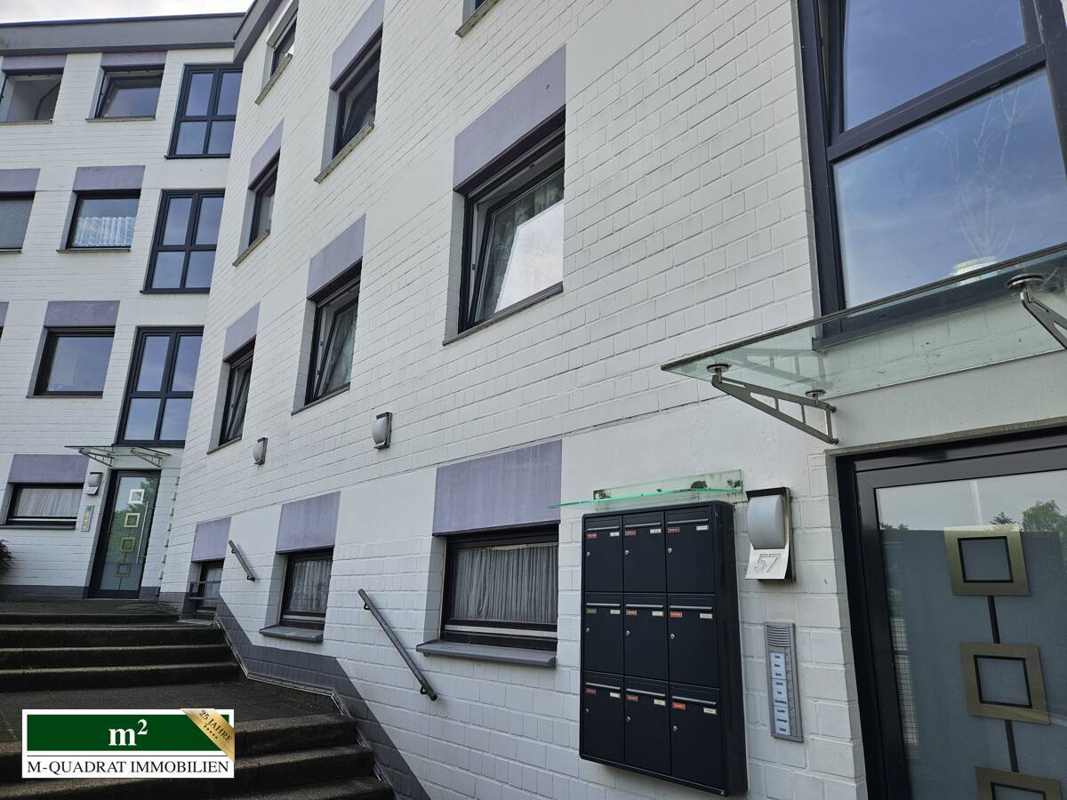 Perfekte Einsteigerimmobilie mit traumhaftem Südbalkon und Blick ins Grüne!