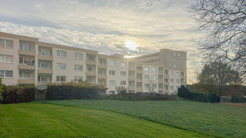 Vermietete 3-Zimmer-Wohnung mit Loggia in gepflegtem Wohnumfeld – Kiel – Vorschaubild 5