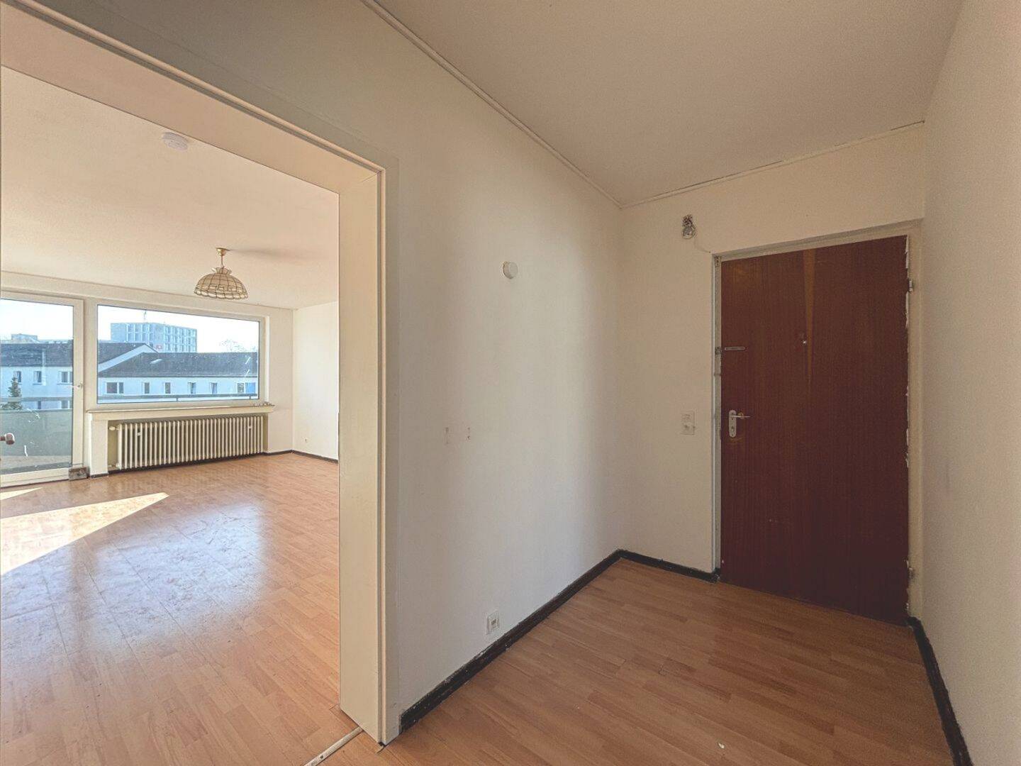 Geräumige 2-Zimmer-Dachgeschoss-Wohnung im Herzen von Aachen – Aachen – Vorschaubild 3