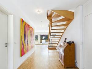 Generationen-Glück mit Gartenblick: lichtdurchflutetes Zweifamilienhaus mit Doppelgarage – 70567 Stuttgart – Vorschaubild 3