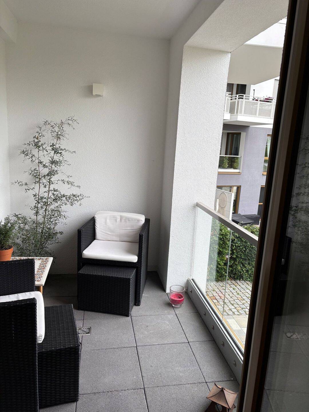 PANDION PENTA gehobene 2 Zimmer Wohnung, barrierefrei - Einbauküche - großzügiges Bad- Loggia – München – Vorschaubild 7