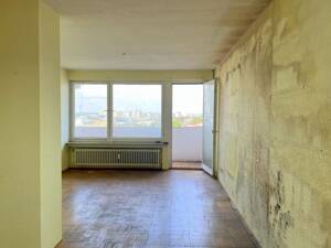 JETZT ODER NIE! Sanierungsbedürftige 2,5 ZI-Whg mit Balkon und Stellplatz in Offenbach-Stadtmitte – 63067 Offenbach am Main – Vorschaubild 2