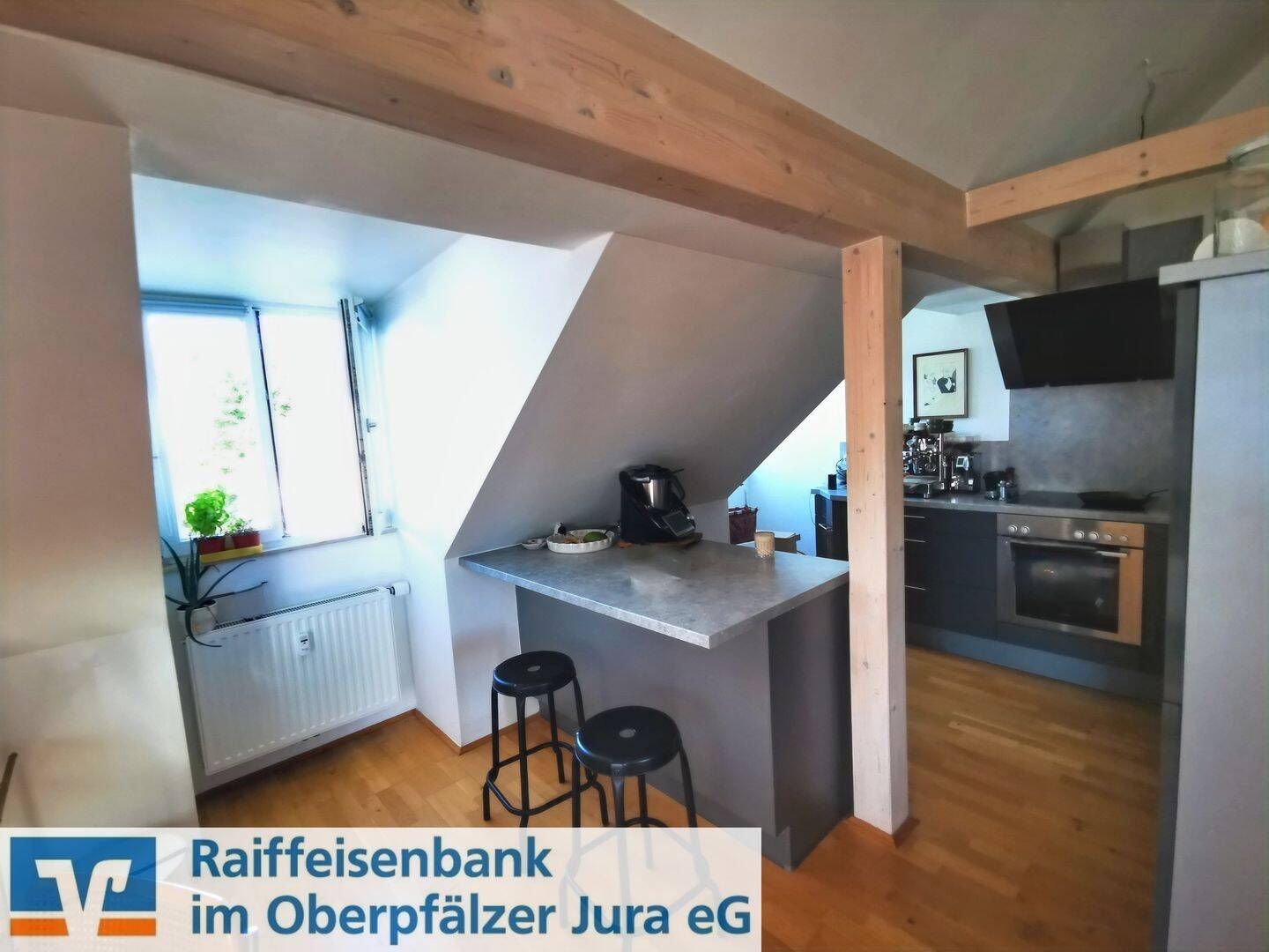 Traumhafte 3-Zimmer-Dachgeschosswohnung in der grünen Mitte mit Panoramablick über Regensburg und eigenem Garten – Regensburg – Vorschaubild 3
