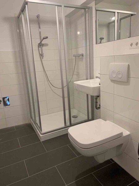 Frisch sanierte 2-Zimmer-Wohnung in Pasing! – München – Vorschaubild 2