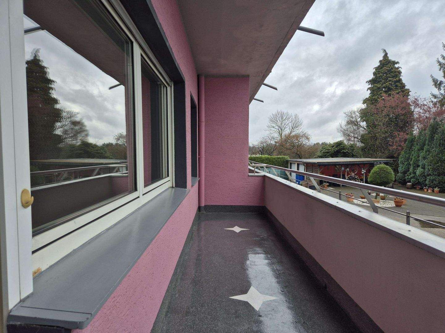 Komplett renovierte Wohnung mit neuem Badezimmer und großem Balkon – Bochum – Vorschaubild 4