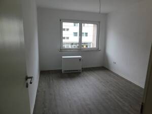 Frisch renoviert! Klasse 3-Zimmer-Wohnung mit Balkon! – 45355 Essen – Vorschaubild 4