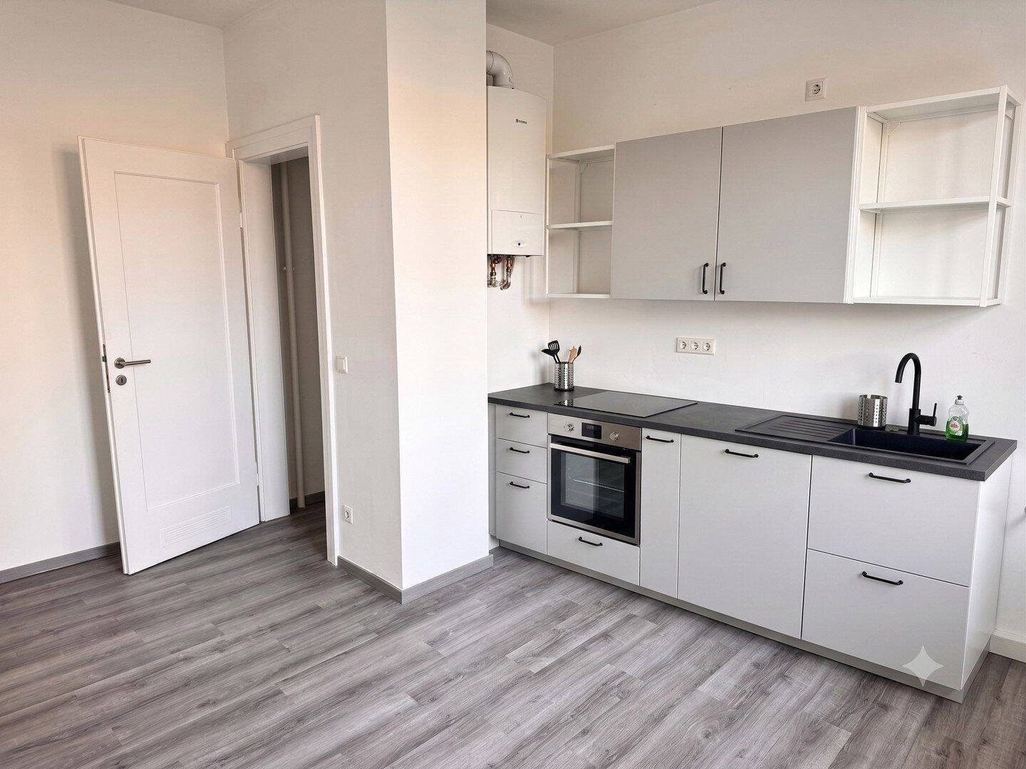 Frisch renovierte 2Zi-Whg. mit neuer Küche – Nürnberg – Vorschaubild 2