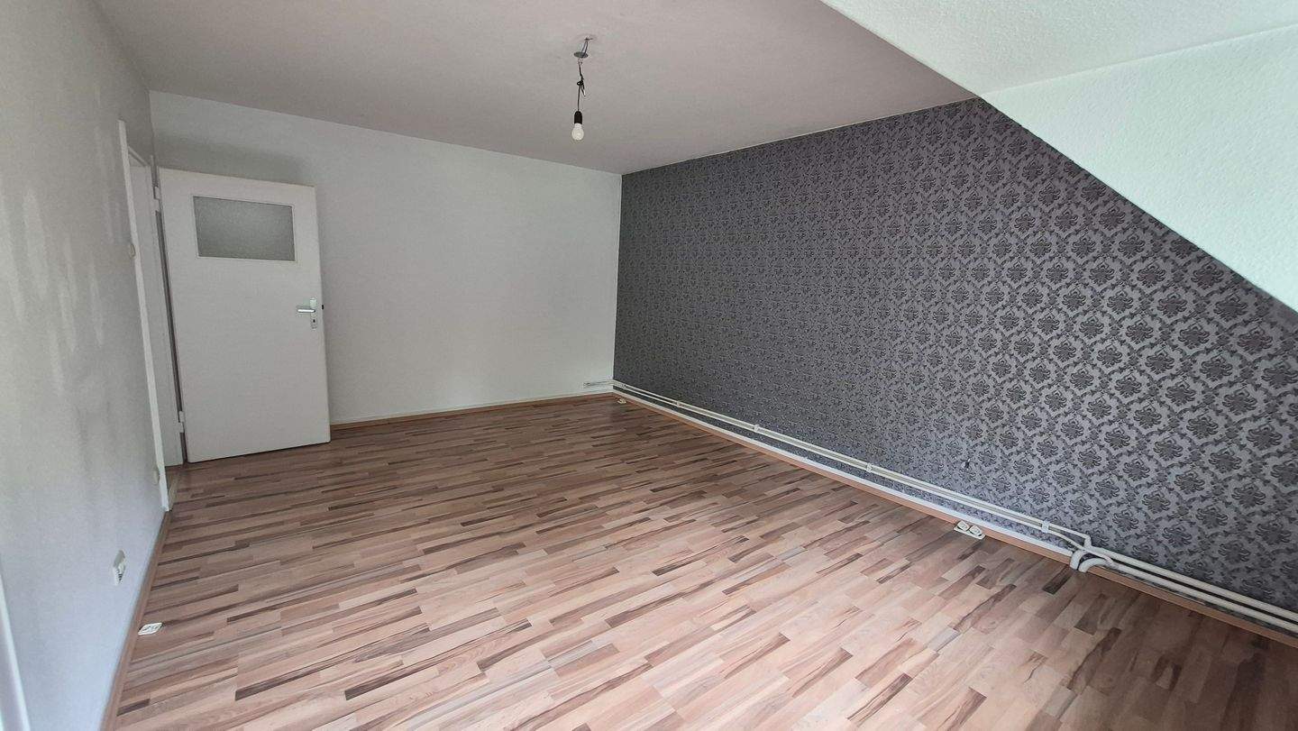 Single-/Pärchennest mit Flair ! Moderne Dachgeschosswohnung Nähe Tierpark mit herrlichem Ausblick ins Grüne ! – Mönchengladbach – Vorschaubild 2