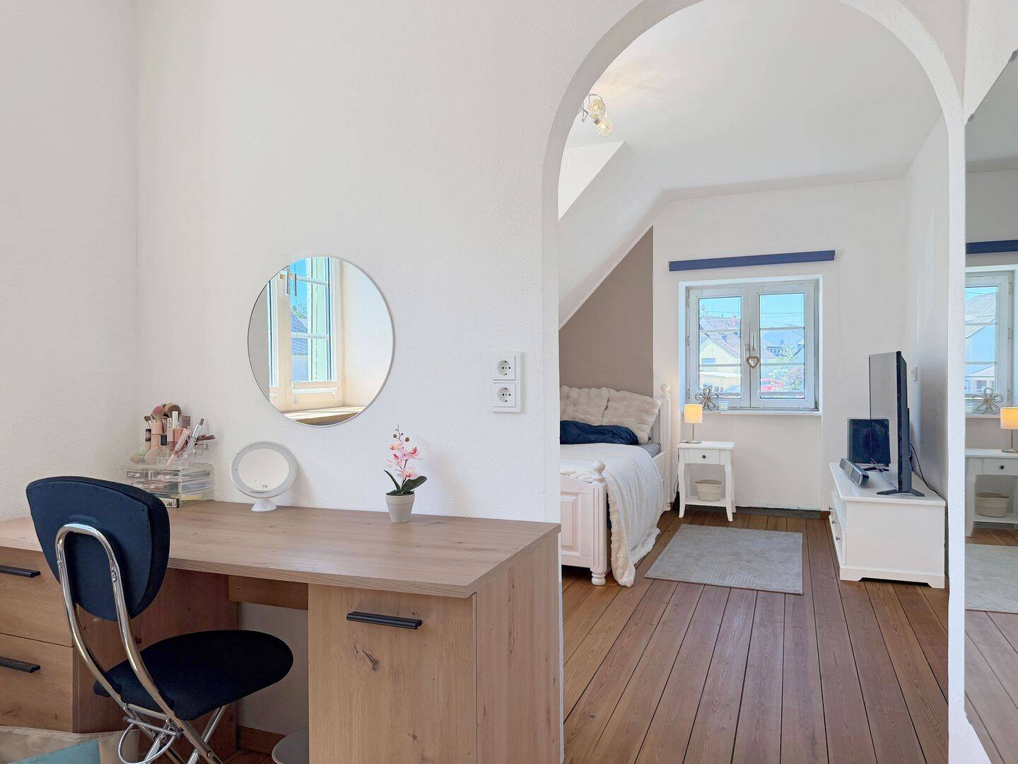 Modernisiertes Einfamilienhaus mit Anbau, Doppelgarage und großem Garten – Osburg – Vorschaubild 9