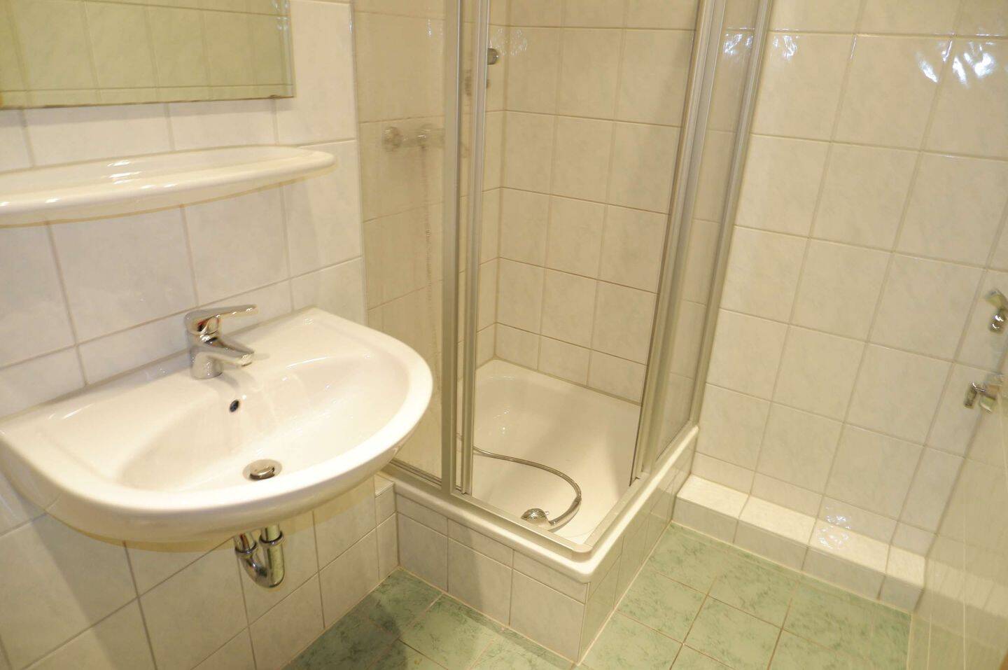 Frei ab 1.9.26 - Helle Wohnung im 2. OG / Bad mit Dusche – Chemnitz – Vorschaubild 7