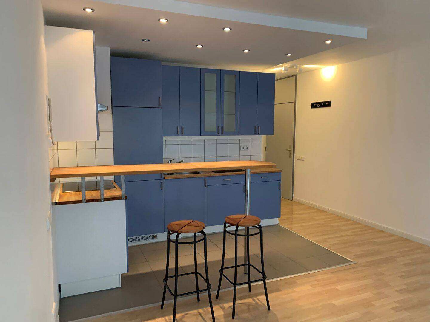Schickes 1-Zimmer-Apartment mit Balkon am östlichen Stadtrand in Wiesbaden