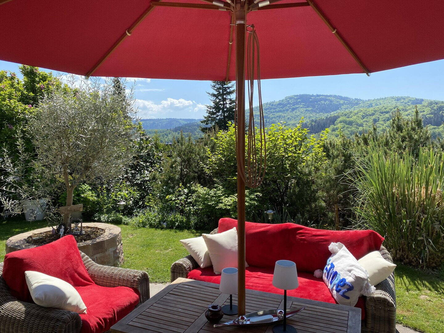 Wohlfühlen in wunderschöner Aussichtslage – Baden-Baden – Bild 1 von 9