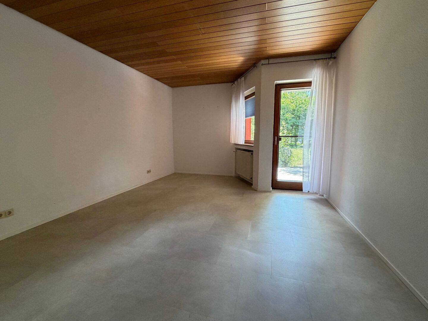 Schöne 2 Zimmer Wohnung mit Terrasse und Garten **keine WG möglich** – Würzburg – Vorschaubild 3