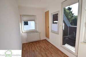 Objekt-Nr. 408_3, 40599 Düsseldorf Hassels 3,5-Zimmer-Dachgeschoss-Wohnung mit Dachterrasse – 40599 Düsseldorf – Vorschaubild 5