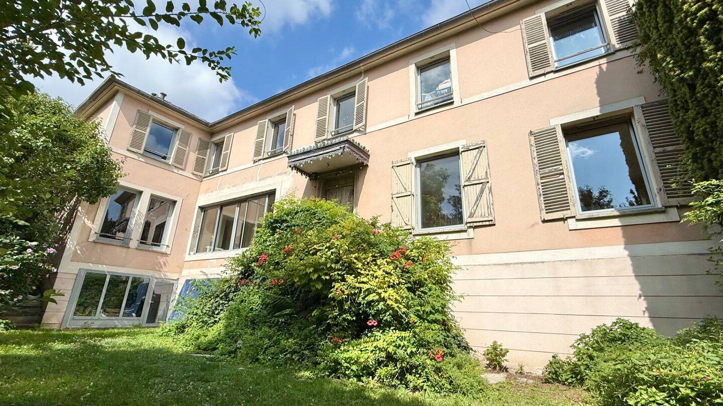 Maison 7 pièces 180 m² · à Corbeil-Essonnes · 180 m² · 349 000 €