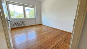 HELLE FREUNDLICHE 2ZKB WOHNUNG IN CITYNÄHE FREI 01.09. – 66121 Saarbrücken – Vorschaubild 2
