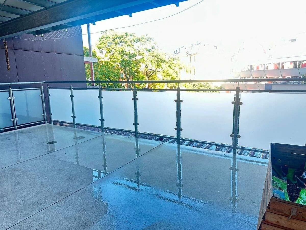 3 Zimmer Whg mit großem 18qm Südbalkon, Nähe Theresienwiese, Bad m Fenster-- LEER – 80337 München – Bild 1 von 9
