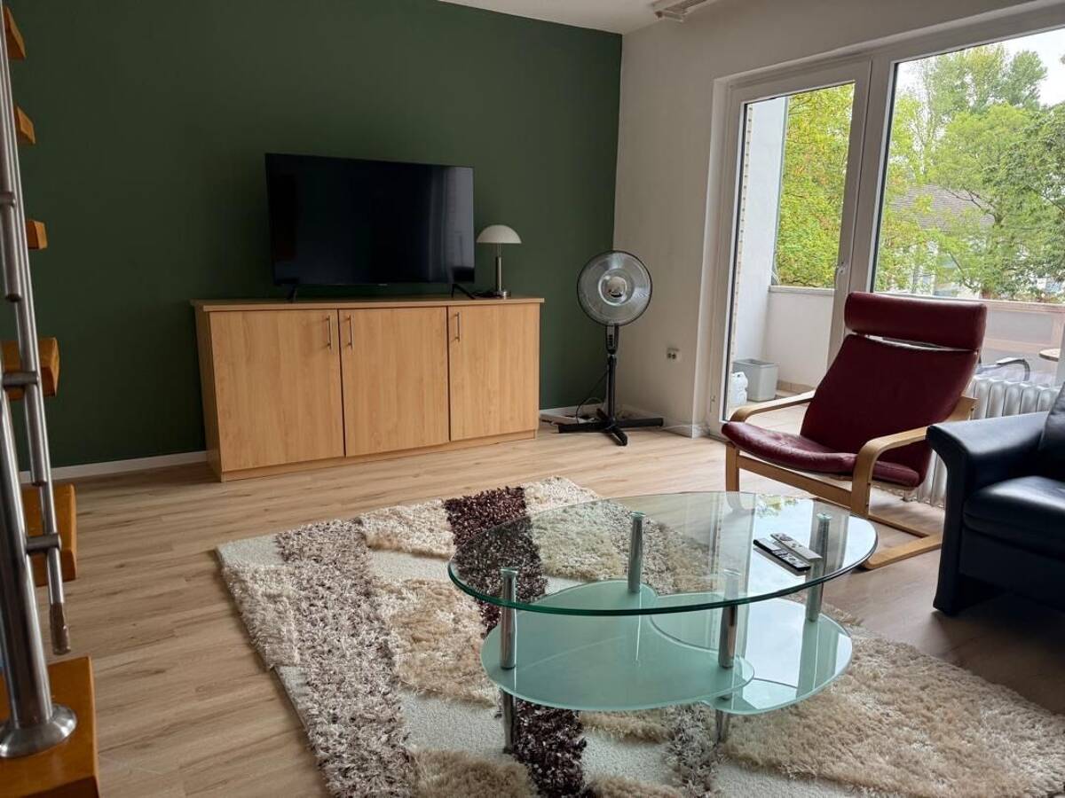 Möblierte 3-Zimmer-Maisonettewohnung in Düsseldorf-Stockum – familienfreundlich & gut angebunden – 40474 Düsseldorf – Bild 1 von 8