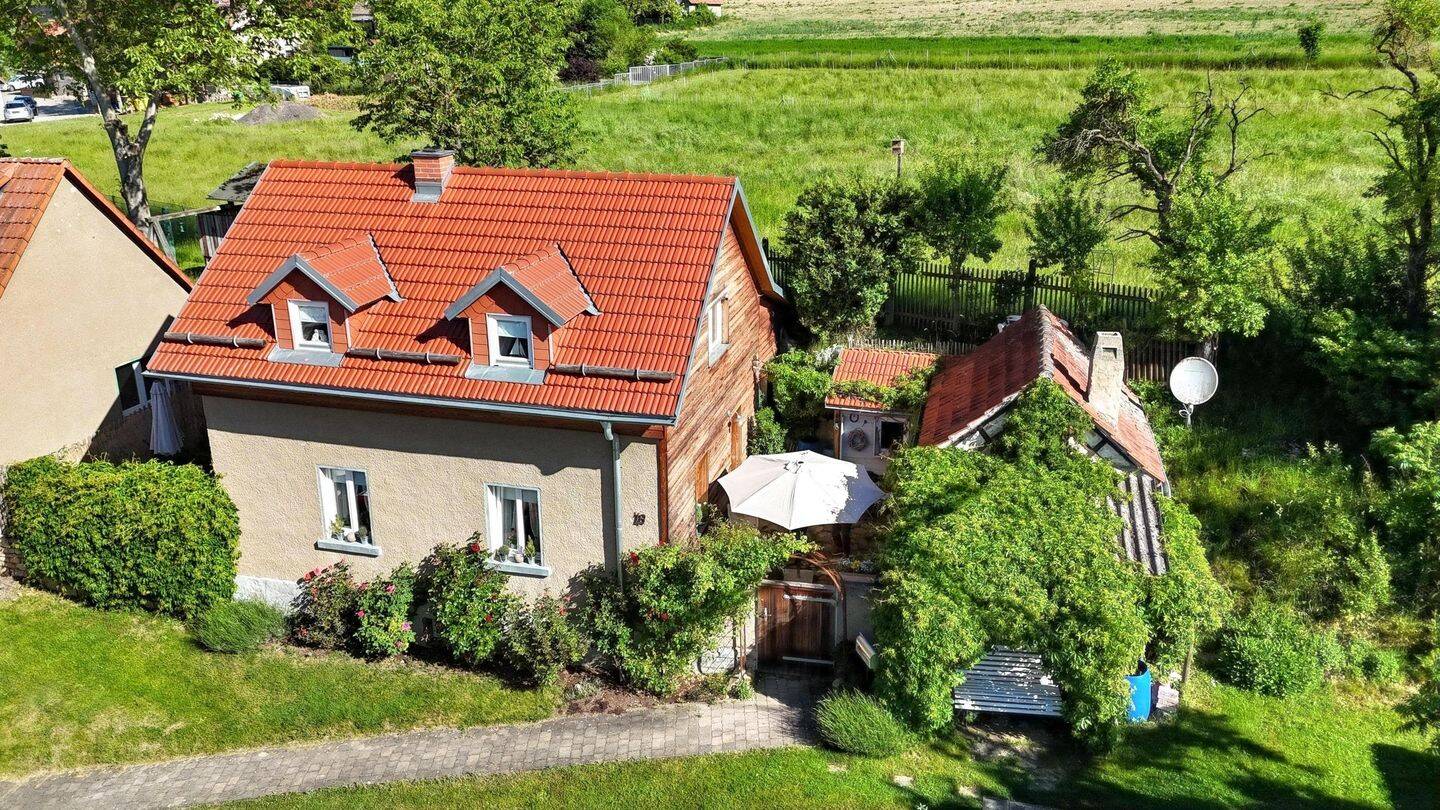 Landhausflair im idyllischen Ilmtal - renoviert und einzugsbereit -