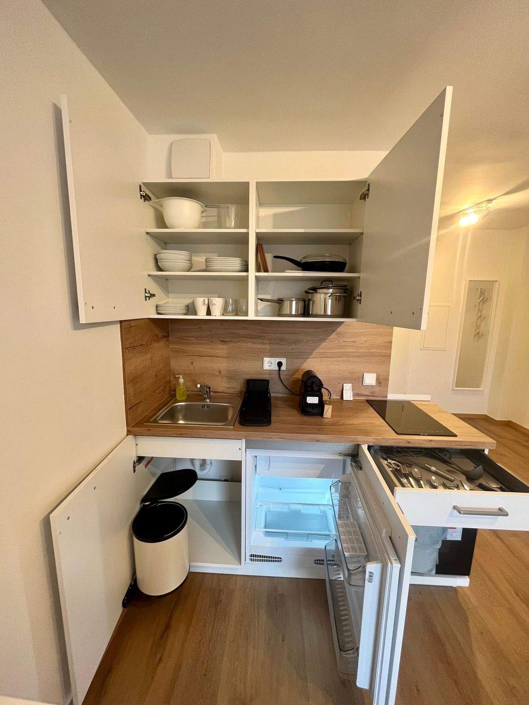All-inklusive 1-Zimmer-Apartment in ruhiger Lage im grünen Obermenzing – München – Vorschaubild 8