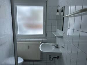 Renovierte 2-Zimmer-Wohnung – 28325 Bremen – Vorschaubild 3