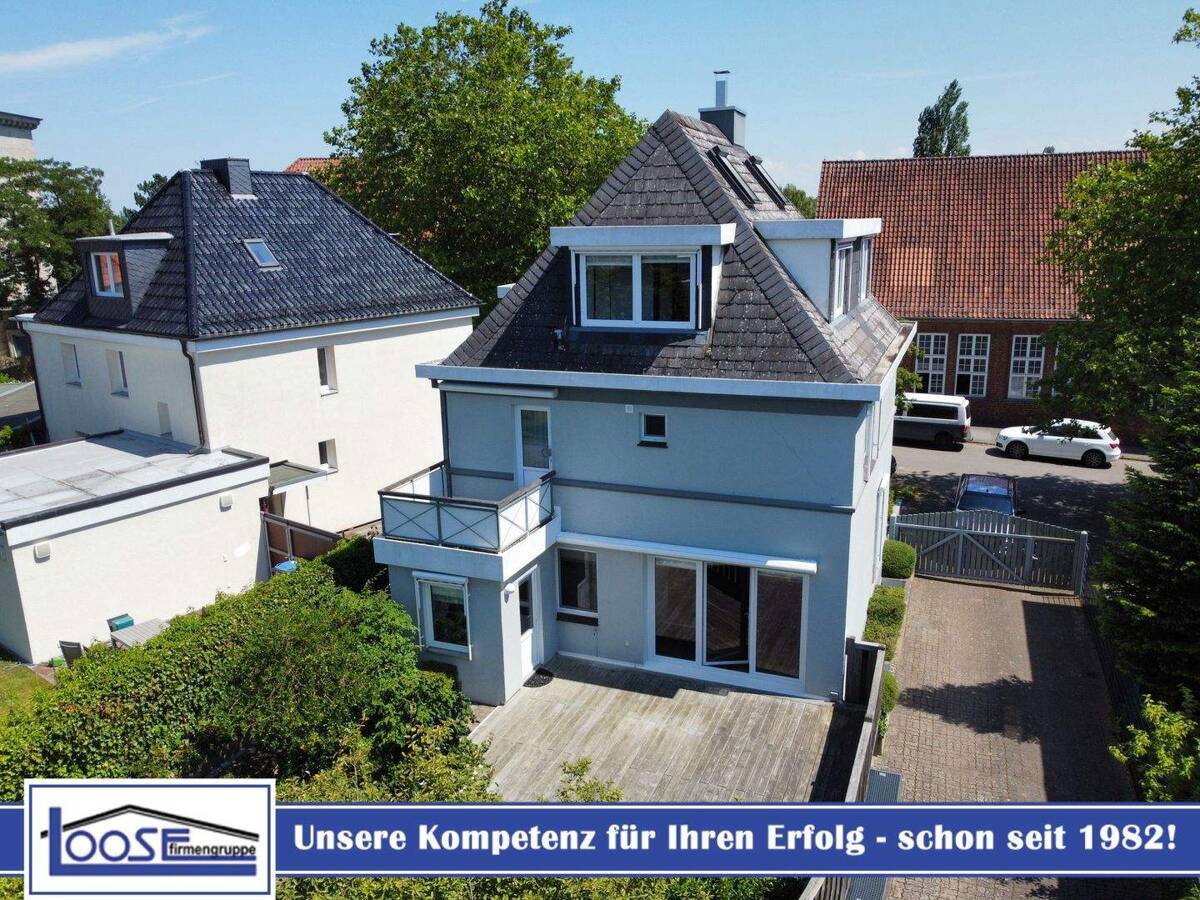 Charmante Stadtvilla in ruhiger Lage von Lübeck-Schlutup – 23568 Lübeck – Bild 1 von 8