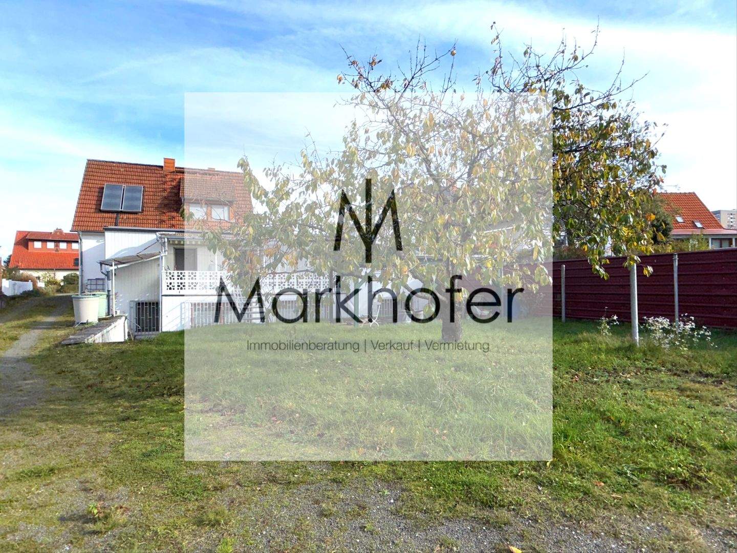 Charmantes Ein-/Zweifamilienhaus mit großem Grundstück und vielseitigen Nutzungsmöglichkeiten ! – Homburg – Bild 1 von 9