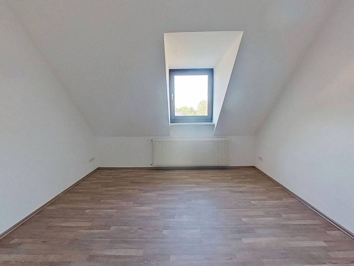 Schöne 2-Zimmer-Wohnung mit großer Küche und Wannenbad – 33607 Bielefeld – Bild 1 von 9
