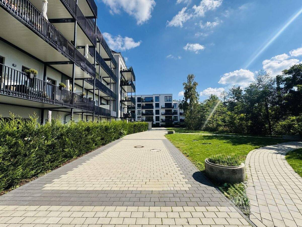 "Moderne Gartenwohnung mit hochwertiger Ausstattung - direkt am Park mit Seeblick" – 63071 Offenbach am Main – Bild 1 von 9