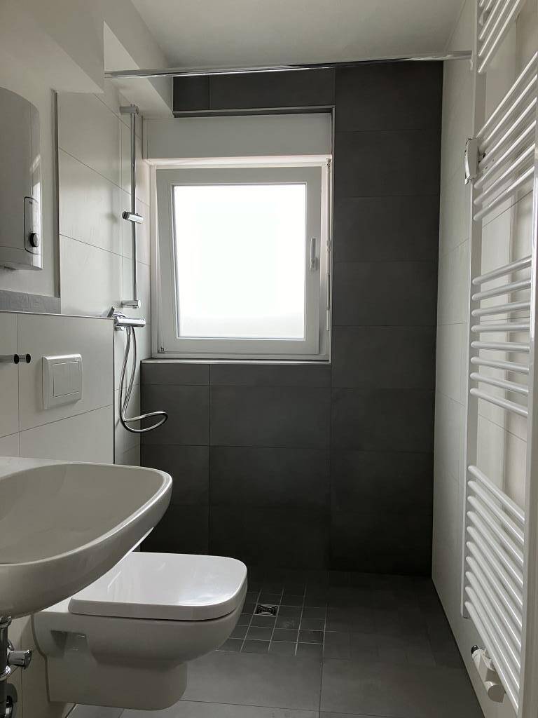 VIVAWEST modernisiert Ihre neue Wohnung. – Duisburg – Vorschaubild 3