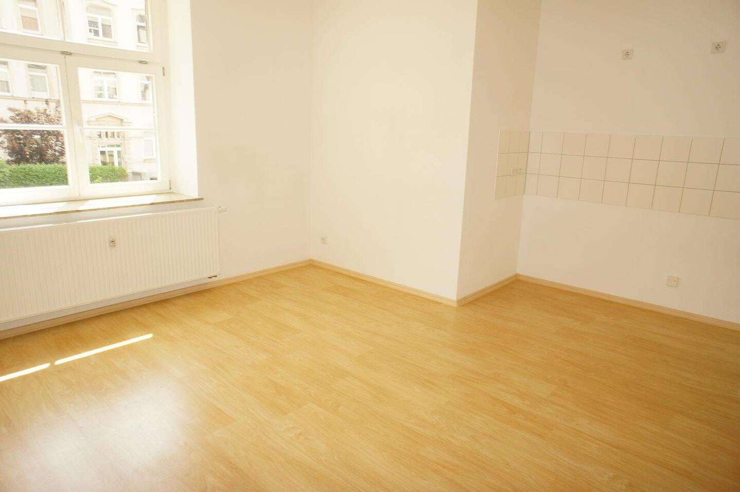 Frei ab 1.9.26 - Offene Küche - Bad mit Fenster - Schlafen zum Innenhof ! – Chemnitz – Vorschaubild 3