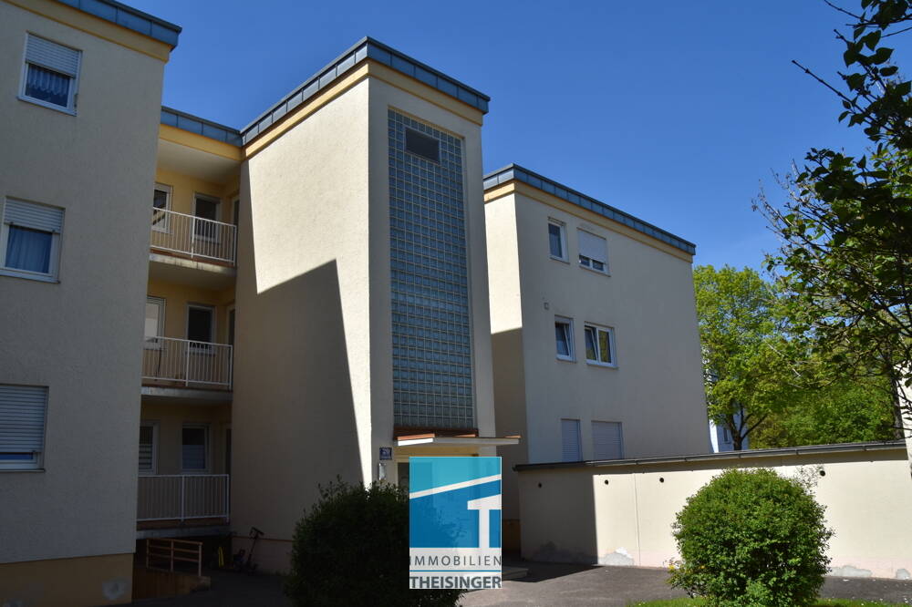 3 Zimmer- Hochparterren-Wohnung mit Garage, in Ingolstadt, Nähe Kult-Hotel! – Ingolstadt – Vorschaubild 2