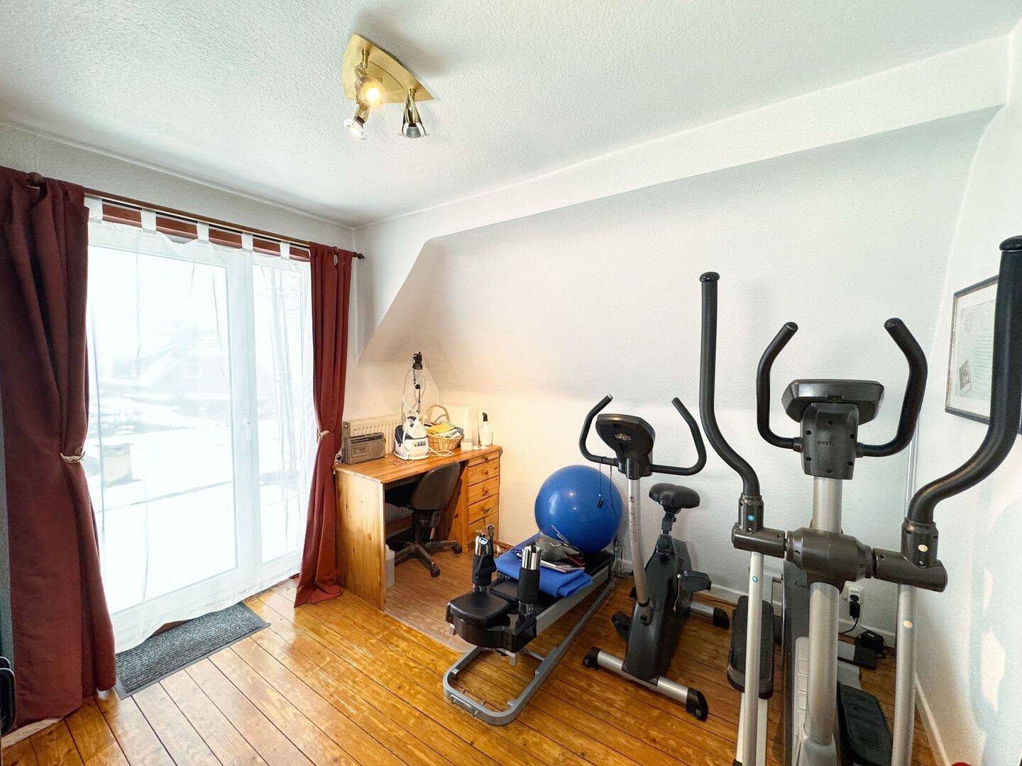 Sonniger Südgarten & viel Privatsphäre - Zuhause mit Studio und Platz für Ihre Ideen – Hamburg – Vorschaubild 9