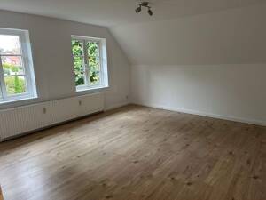 Bildschöne sanierte 4 Zimmer Wohnung in einem Reetdachhaus über 2 Ebenen – 21039 Hamburg – Vorschaubild 7