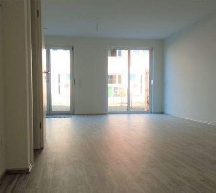 Großzügiges schönes Reihenmittelhaus mit Dachterrasse, Keller, Garten und zwei Stellplätze und optional Garage – Adelsdorf – Vorschaubild 7