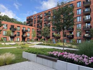 Exklusive 5-Zimmer-Wohnung mit TG-Stellplatz & Wallbox im Pergolenviertel am Stadtpark – 22303 Hamburg – Vorschaubild 2