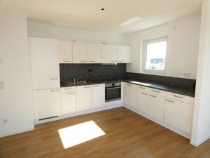 Modern geschnittene 4-Zimmer-Wohnung mit Einbauküche und Aufzug – 51377 Leverkusen – Vorschaubild 4