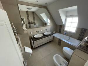 Prime Investment in Frankfurt - Fully Renovated Home with Stable Income – 65929 Frankfurt am Main – Vorschaubild 9