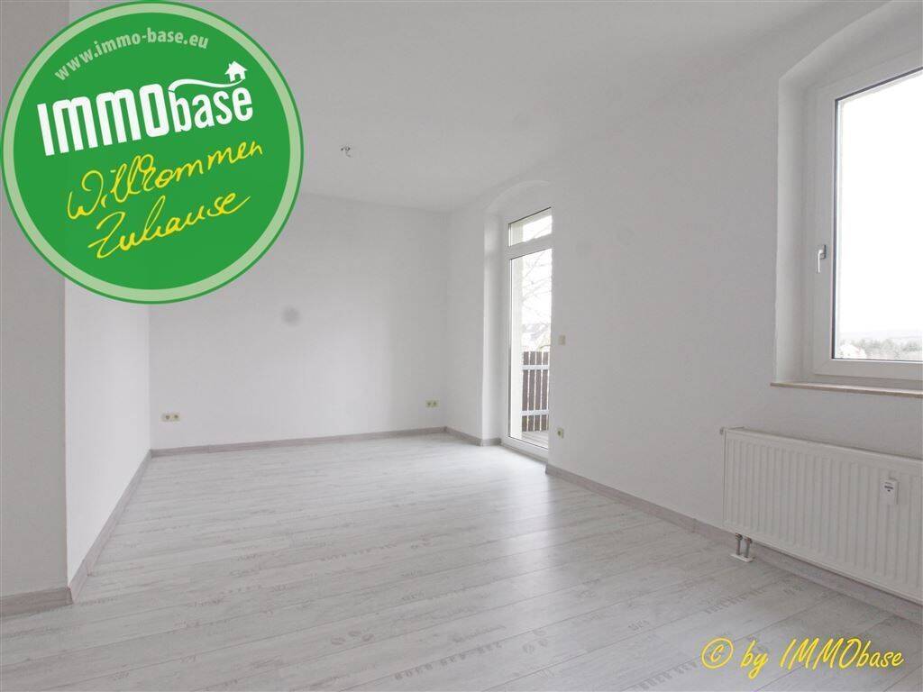 Lichterfüllte Wohnung mit Balkon und Stellplatz!