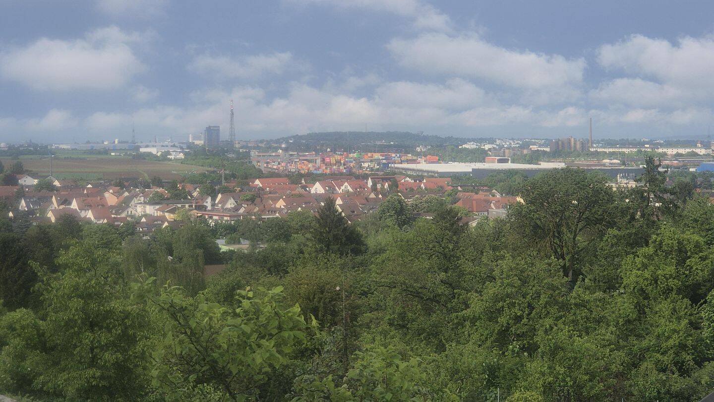 Sonnige 3-Zimmer-Wohnung in Stammheim - frei - 2 Aussichtsbalkone - ruhige Lage – Stuttgart – Vorschaubild 2
