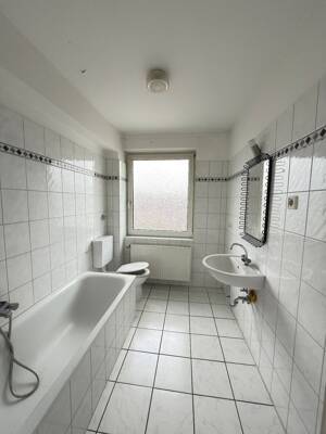 Helle 3-Zimmer-Wohnung mit Gestaltungsspielraum (ANFRAGEN NUR ÜBER KONTAKTANZEIGE, BITTE!) – 45896 Gelsenkirchen – Vorschaubild 4