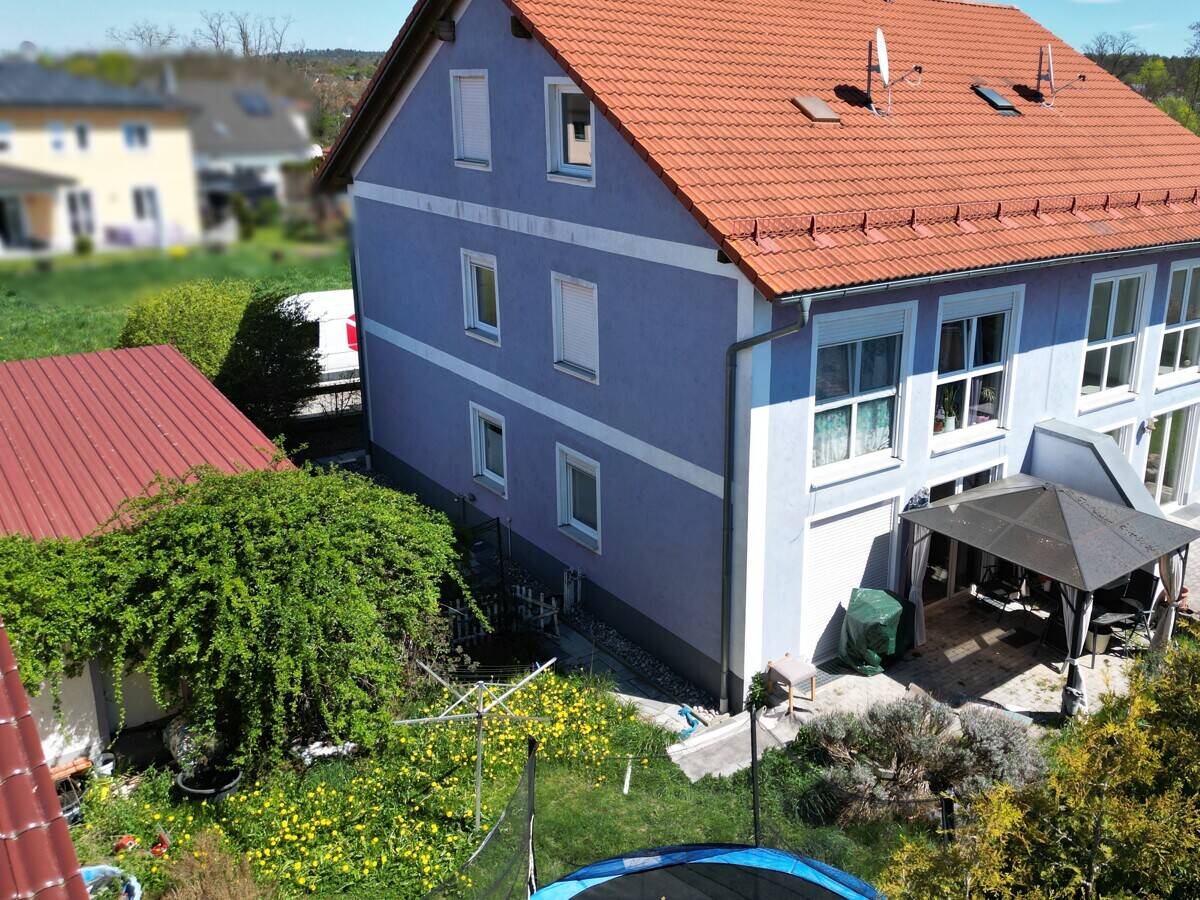 | Lebensräume! | Gepflegte Doppelhaushälfte mit Garten, Garage und Ausbaureserve – Maxhütte-Haidhof – Vorschaubild 3