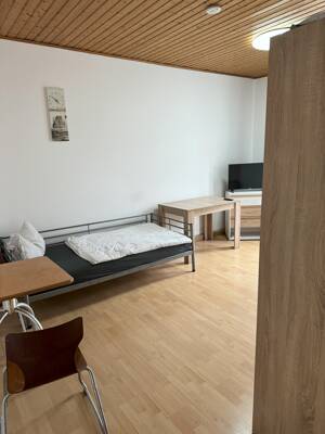 MÖBLIERTE 3-ZIMMER-WOHNUNG -auch einzeln anmietbar in 3-Zi.Whg. in S-Bad Cannstatt - 3428 – 70376 Stuttgart – Vorschaubild 1