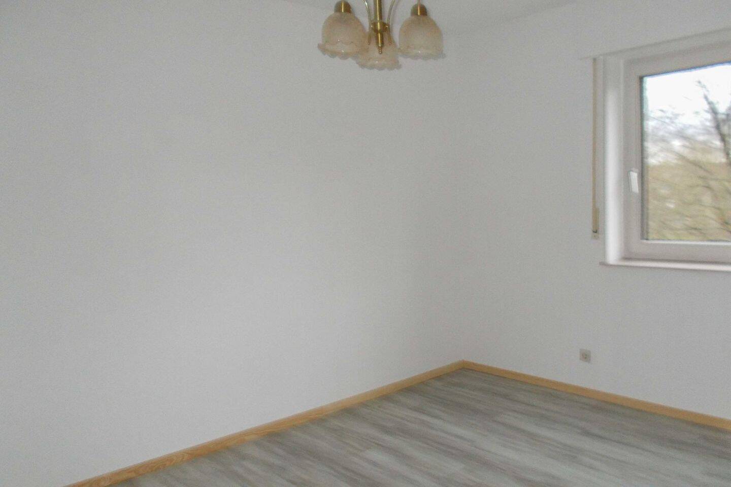Großzügige 3-Zimmer-Eigentumswohnung mit Sonnenbalkon und Stellplatz in Osnabrück-Sutthausen – Osnabrück – Vorschaubild 3